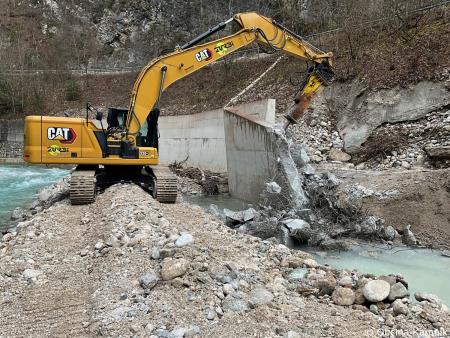 Sanacijska obnova vodotokov in hudournikov po poplavah v Kamniški Bistrici (1)